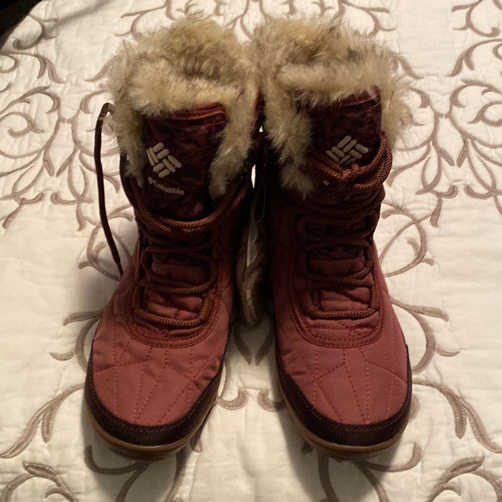 Columbia Shorty Boots